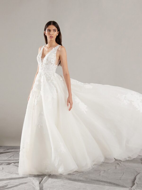 Pronovias West